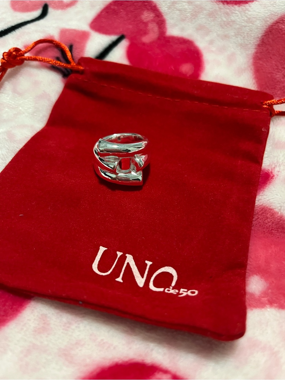 UNO de 50 Silver-Tone Chunky Logo Ring